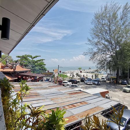 Hotel 8 Boutique By The Sea Tanjung Tokong Esterno foto