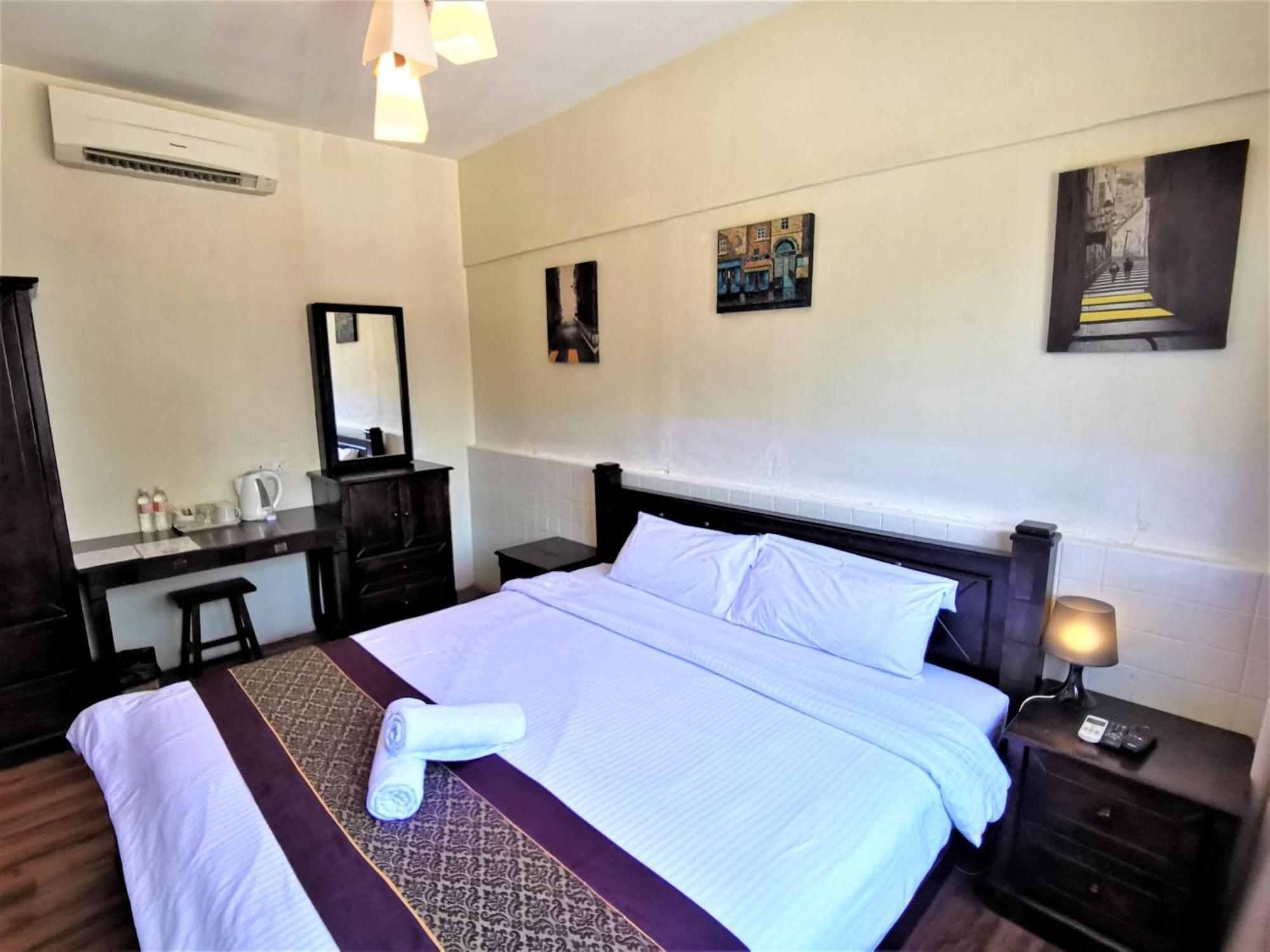 Hotel 8 Boutique By The Sea Tanjung Tokong Esterno foto