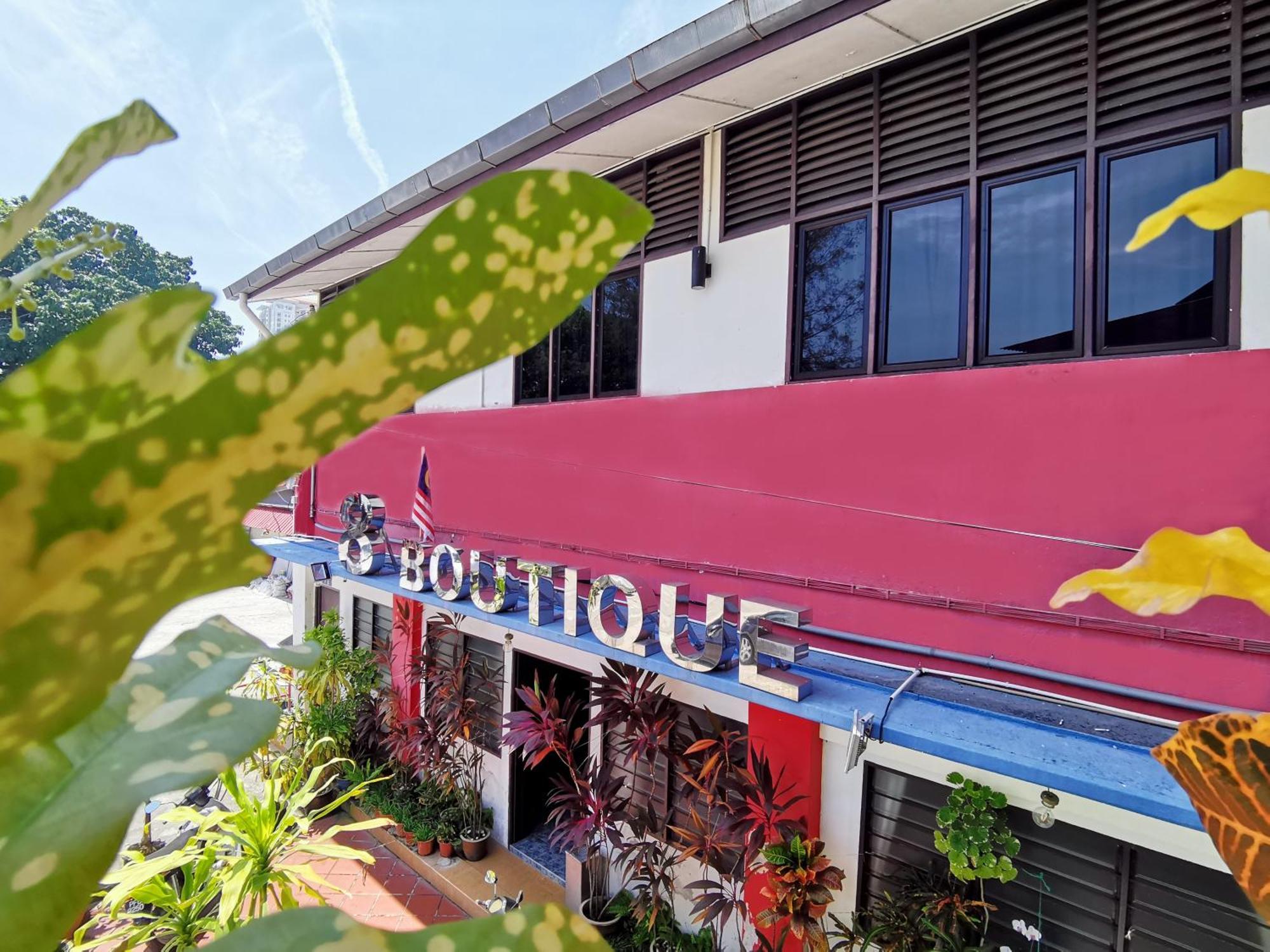 Hotel 8 Boutique By The Sea Tanjung Tokong Esterno foto