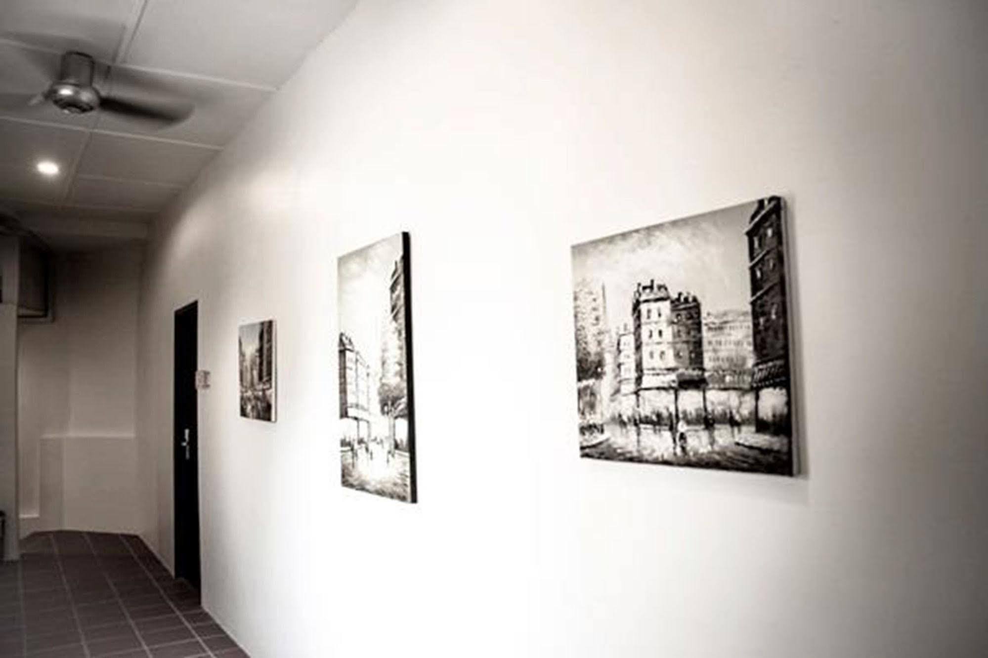 Hotel 8 Boutique By The Sea Tanjung Tokong Esterno foto