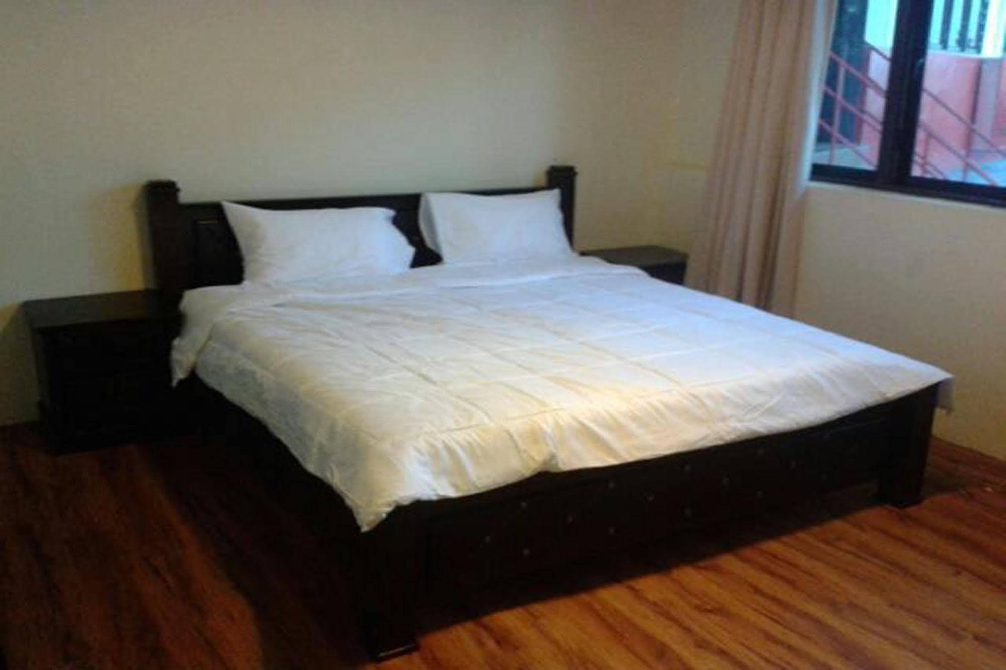 Hotel 8 Boutique By The Sea Tanjung Tokong Esterno foto