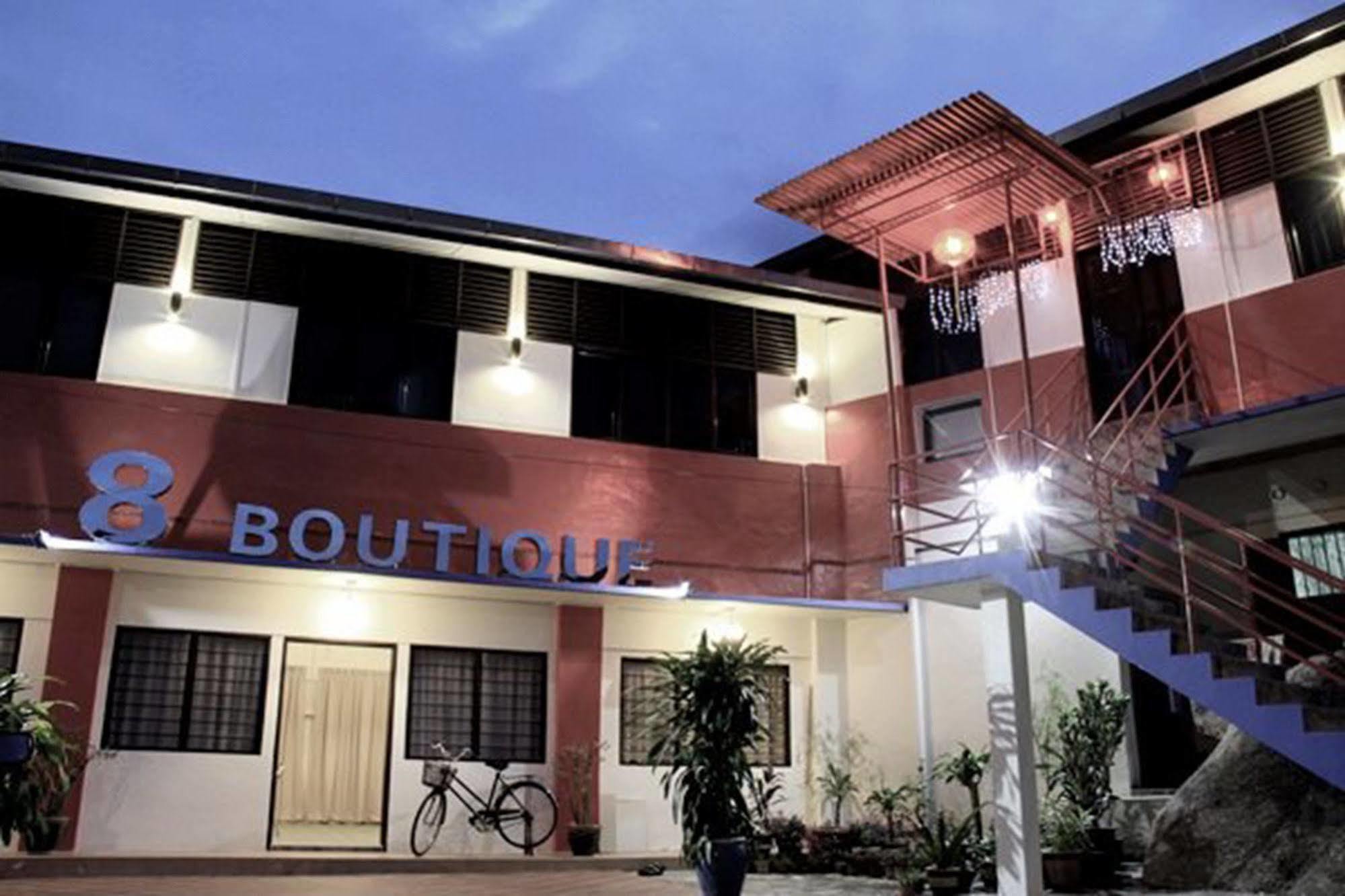 Hotel 8 Boutique By The Sea Tanjung Tokong Esterno foto