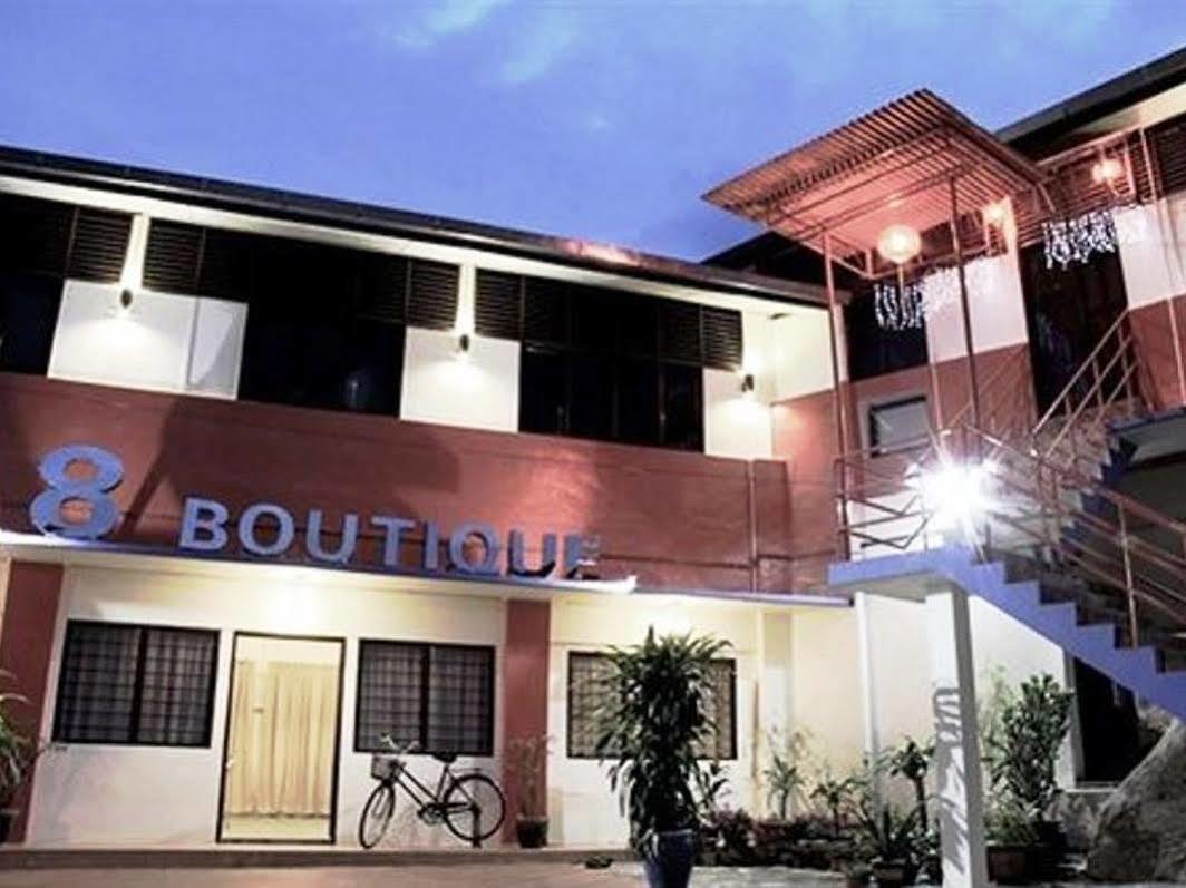 Hotel 8 Boutique By The Sea Tanjung Tokong Esterno foto