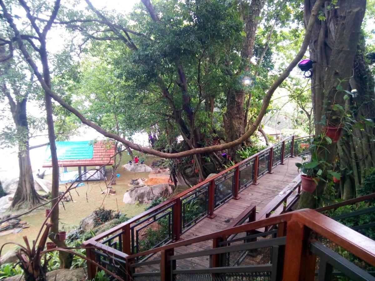 Hotel 8 Boutique By The Sea Tanjung Tokong Esterno foto